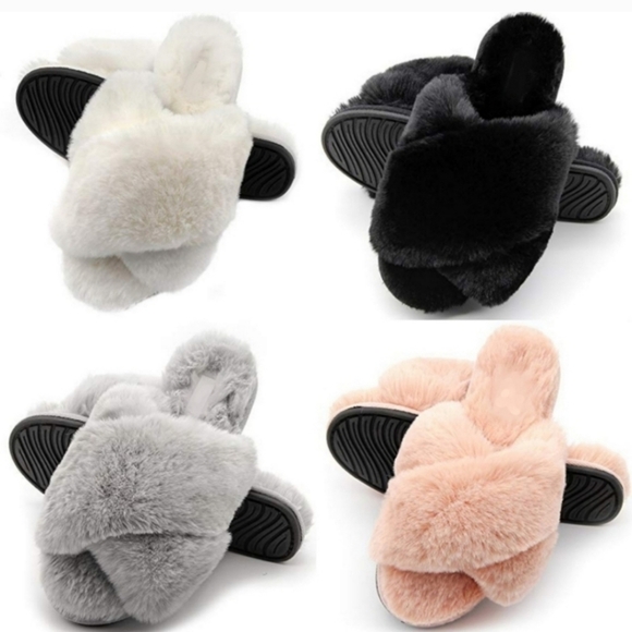 🤩New family pro fur fluffy slippers size small fits 7, 7.5, 8 - Picture 12 of 12